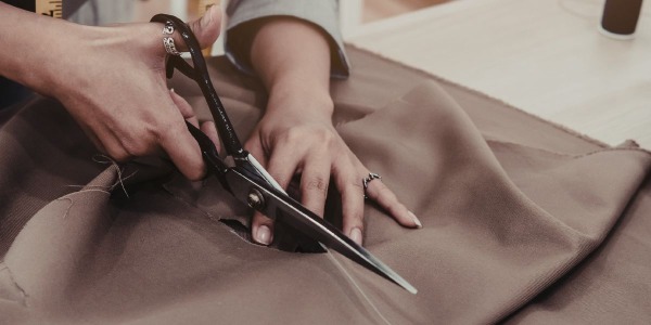 Camisas a medida en León: El arte de vestir un ajuste impecable