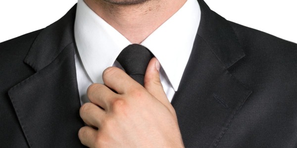 Cómo combinar el traje negro: Guía definitiva de estilo masculino